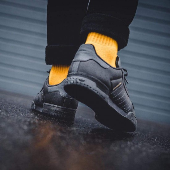 adidas yeezy powerphase black