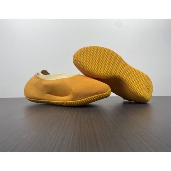 YEEZY KNIT RUNNER 'SULFUR' GW5353 YEEZY KNIT RUNNER 'SULFUR' GW5353
