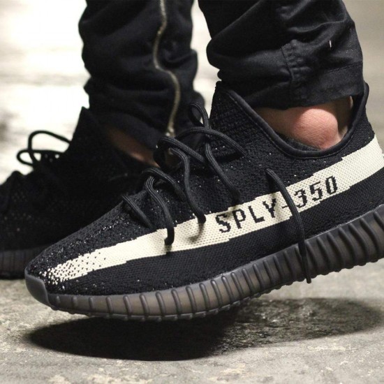 yeezy boost v2 black white