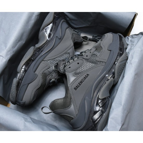Balenciaga Triple S Charcoal Clearsole air cushion Balenciaga Triple S Charcoal Clearsole air cushion