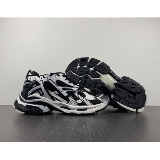 Balenciaga Runner 7.0 Black White 677403W3RB29010 Balenciaga Runner 7.0 Black White 677403W3RB29010