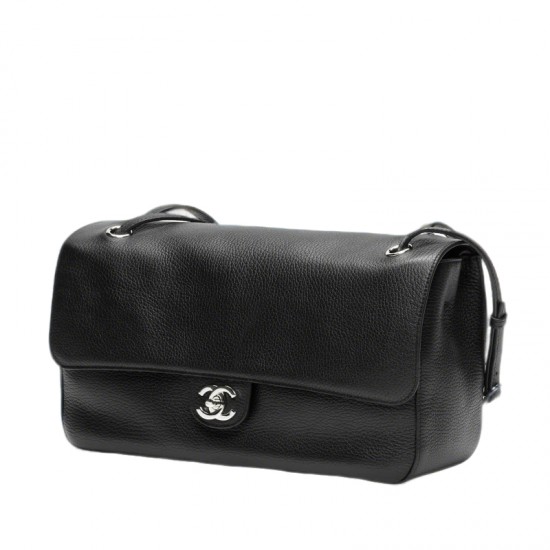 Chanel Maxi Flapbag Grained Calfskin