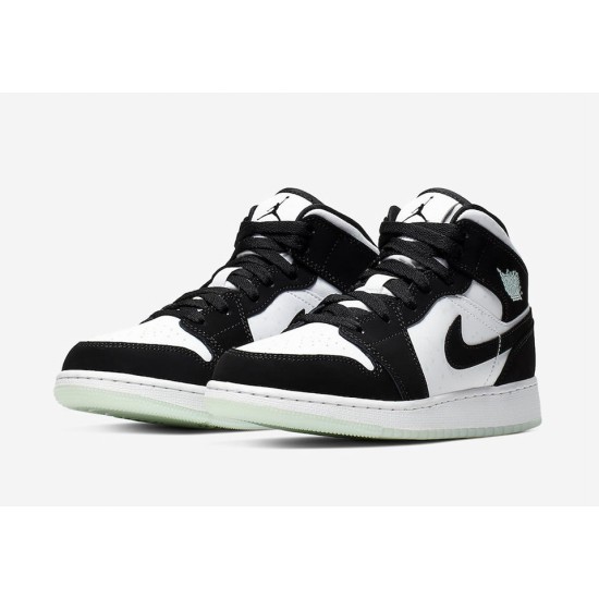 AIR JORDAN 1 MID SE GS 'GLOW IN THE DARK PANDA' BQ6931-103 AIR JORDAN 1 MID SE GS 'GLOW IN THE DARK PANDA' BQ6931-103