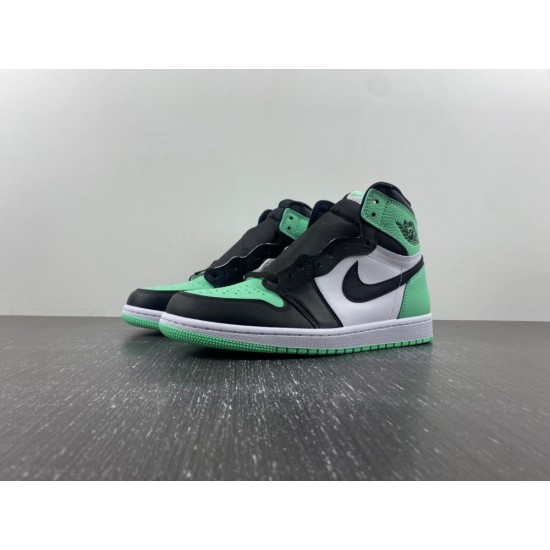 AIR JORDAN 1 RETRO HIGH OG 'GREEN GLOW' 2024 DZ5485-130 AIR JORDAN 1 RETRO HIGH OG 'GREEN GLOW' 2024 DZ5485-130