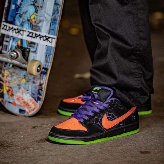 sb dunk low night of mischief