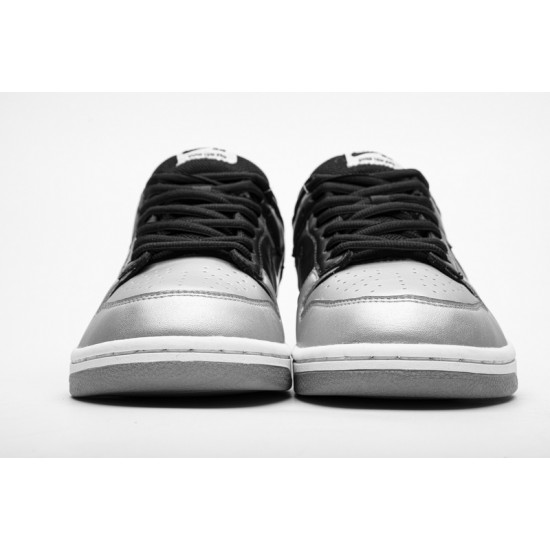 Supreme X Nike Dunk SB Low OG Metallic Silver CK3480-001