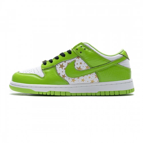 Supreme x Nike SB Dunk Low 'Green Stars' DH3228-101 
