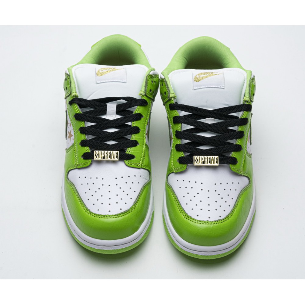 Supreme x Nike SB Dunk Low 'Green Stars' DH3228-101