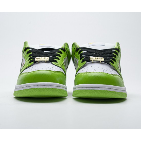Supreme x Nike SB Dunk Low 'Green Stars' DH3228-101 Supreme x Nike SB Dunk Low 'Green Stars' DH3228-101
