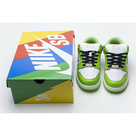 Supreme x Nike SB Dunk Low 'Green Stars' DH3228-101 Supreme x Nike SB Dunk Low 'Green Stars' DH3228-101