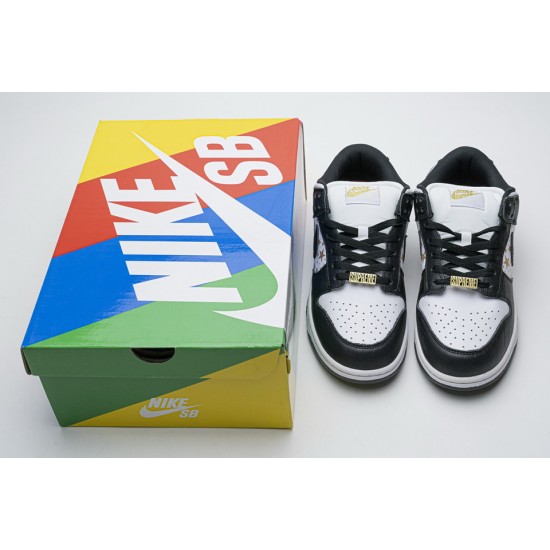 Supreme x Nike SB Dunk Low 'Black Stars' DH3228-102