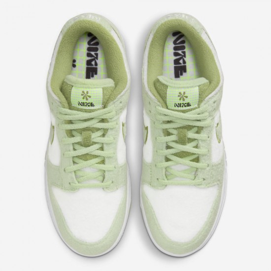 NIKE DUNK LOW SE 'FLEECE - HONEYDEW' WMNS 2022 DQ7579-300 NIKE DUNK LOW SE 'FLEECE - HONEYDEW' WMNS 2022 DQ7579-300