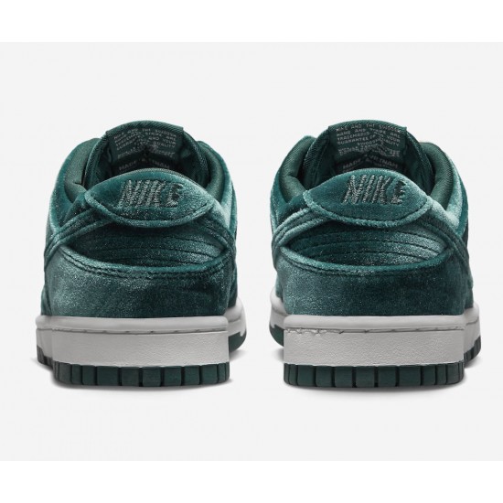 NIKE DUNK LOW 'GREEN VELVET' WMNS 2022 DZ5224-300