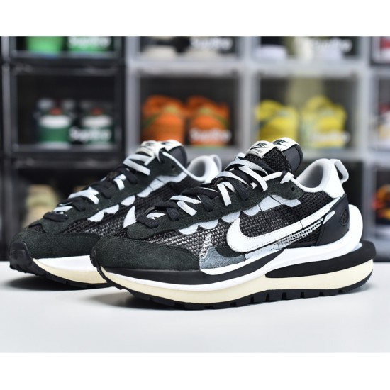 sacai x Nike VaporWaffle 3.0 CV1363-001 sacai x Nike VaporWaffle 3.0 CV1363-001