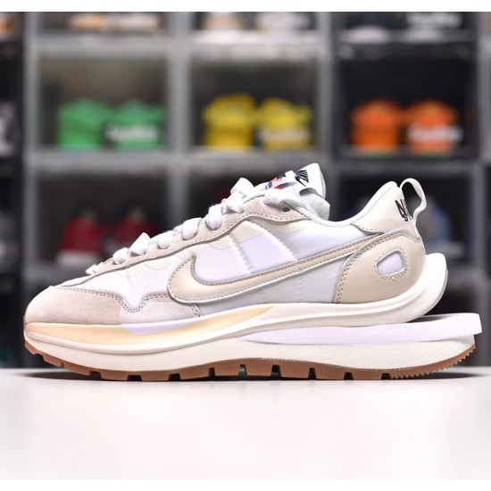 Sacai x Nike Vaporwaffle Sail DD1875-100 Sacai x Nike Vaporwaffle Sail DD1875-100