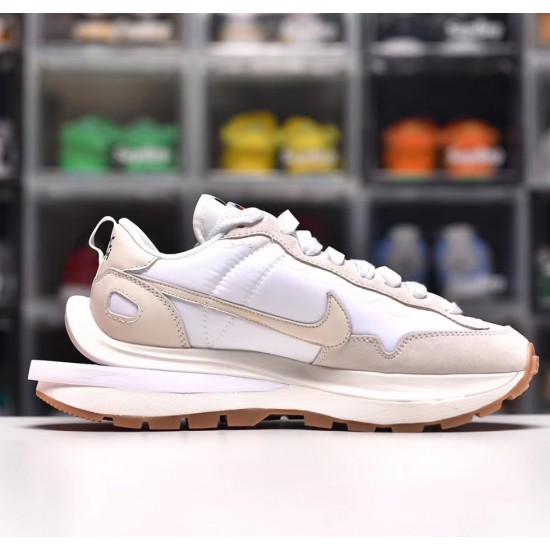 Sacai x Nike Vaporwaffle Sail DD1875-100 Sacai x Nike Vaporwaffle Sail DD1875-100