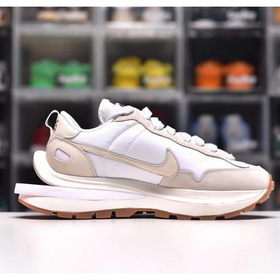 Sacai x Nike Vaporwaffle Sail DD1875-100