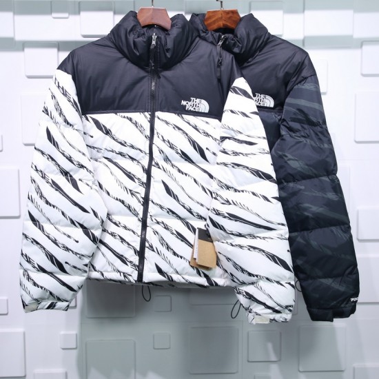 The North Face Zebra Logo Pattern down jacket The North Face Zebra Logo Pattern down jacket