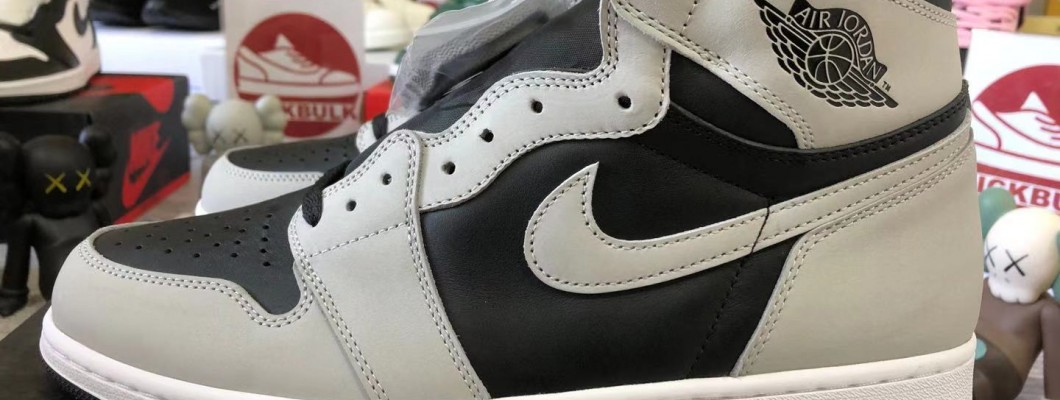 Air Jordan 1 Shadow 2.0 Black Light Smoke Grey 555088-035 Kickbulk Sneaker Camera Photos Air Jordan 1 Shadow 2.0 Black Light Smoke Grey 555088-035 Kickbulk Sneaker Camera Photos