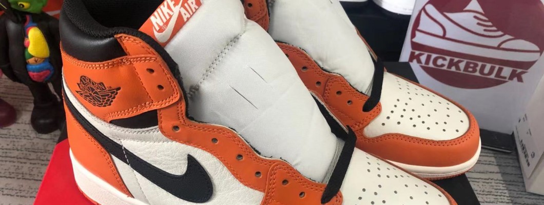 Air Jordan 1 'Reverse Shattered Backboard' 555088-113 Kickbulk Sneaker Quality Control Camera photos