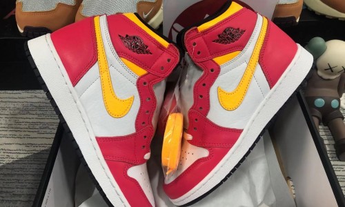 Air Jordan 1 High OG 'Light Fusion Red' 555088-603 Kickbulk sneaker camera photos