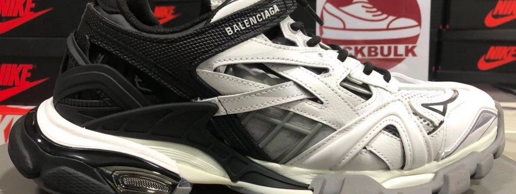Balenciaga Track 2 Sneaker Black White 570391 W2GN3 1090 Kickbulk Sneaker Camera photos Balenciaga Track 2 Sneaker Black White 570391 W2GN3 1090 Kickbulk Sneaker Camera photos