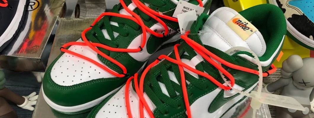 OFF-WHITE X Nike Dunk Low 'Pine Green' CT0856-100 Kickbulk Sneaker Camera photos OFF-WHITE X Nike Dunk Low 'Pine Green' CT0856-100 Kickbulk Sneaker Camera photos