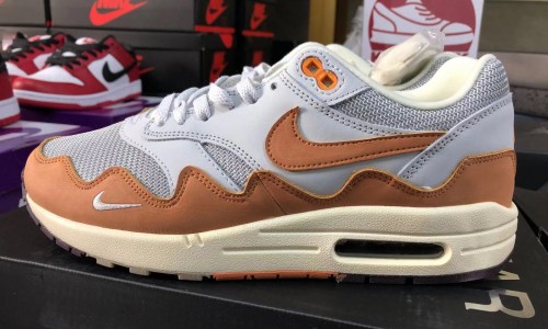 PATTA X AIR MAX 1 'MONARCH' DH1348-001 Kickbulk Sneaker Camera Photos