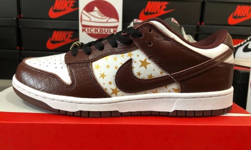 Supreme x Nike SB Dunk Low 'Brown Stars' DH3228-103 Kickbulk Sneaker Camera photos