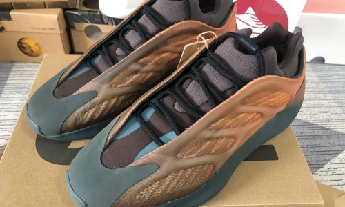 Adidas Yeezy boost 700 V3 Copfad GY4109 Kickbulk Sneaker Shoes reatail camera photos reddit customer reviews