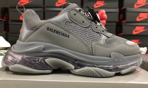 Balenciaga Triple S Charcoal Clearsole air cushion 541624W09187669 Kickbulk Sneaker Camera Photos