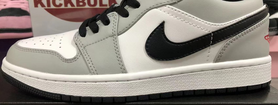 AIR JORDAN 1 LOW 'LIGHT SMOKE GREY' 553558-030 Kickbulk Sneaker Camera photos AIR JORDAN 1 LOW 'LIGHT SMOKE GREY' 553558-030 Kickbulk Sneaker Camera photos