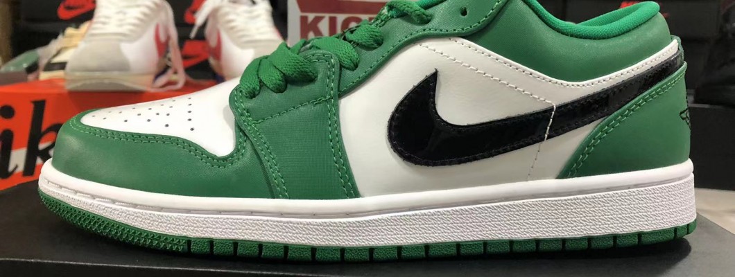 Air Jordan 1 Low Pine Green 553558-301 Kickbulk sneaker camera photos Air Jordan 1 Low Pine Green 553558-301 Kickbulk sneaker camera photos