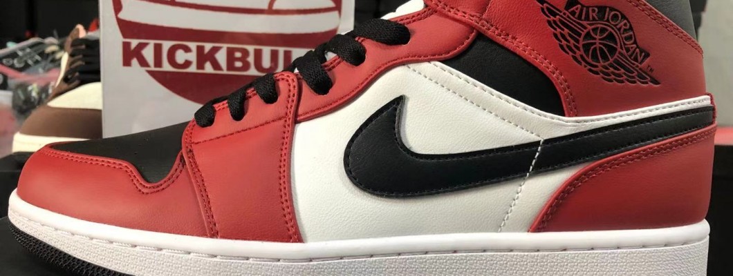 Air Jordan 1 Mid 'Chicago Black Toe' 554724-069 Kickbulk Sneaker Camera photos Air Jordan 1 Mid 'Chicago Black Toe' 554724-069 Kickbulk Sneaker Camera photos