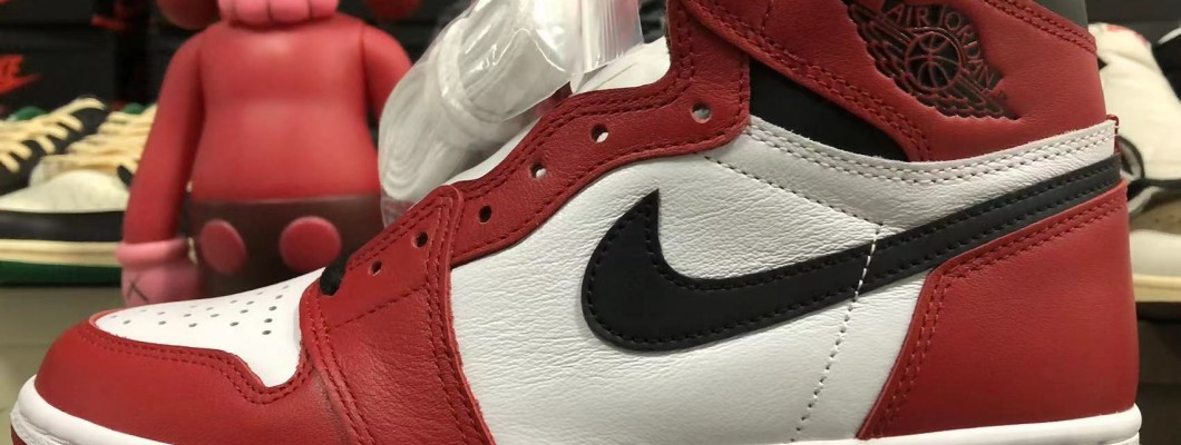 New Batch Chicago AIR JORDAN 1 Retro HIGH OG 555088-101 Kickbulk Sneaker Camera photos New Batch Chicago AIR JORDAN 1 Retro HIGH OG 555088-101 Kickbulk Sneaker Camera photos