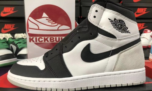 AIR JORDAN 1 RETRO HIGH OG 'STAGE HAZE' 2022 555088-108 Kickbulk Sneaker Camera photos