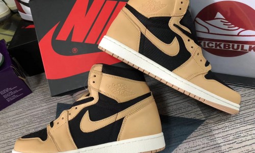 Air Jordan 1 Retro High OG 'Heirloom' 2022 555088-202  Kickbulk Sneaker Camera photos