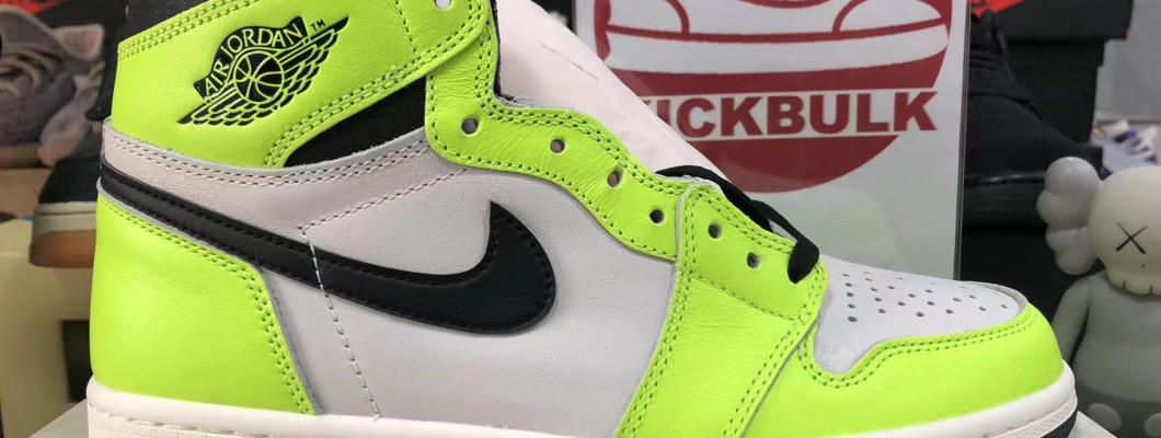 Air Jordan 1 High OG 'Volt' 2022 555088-702 Kickbulk Sneaker Camera photos