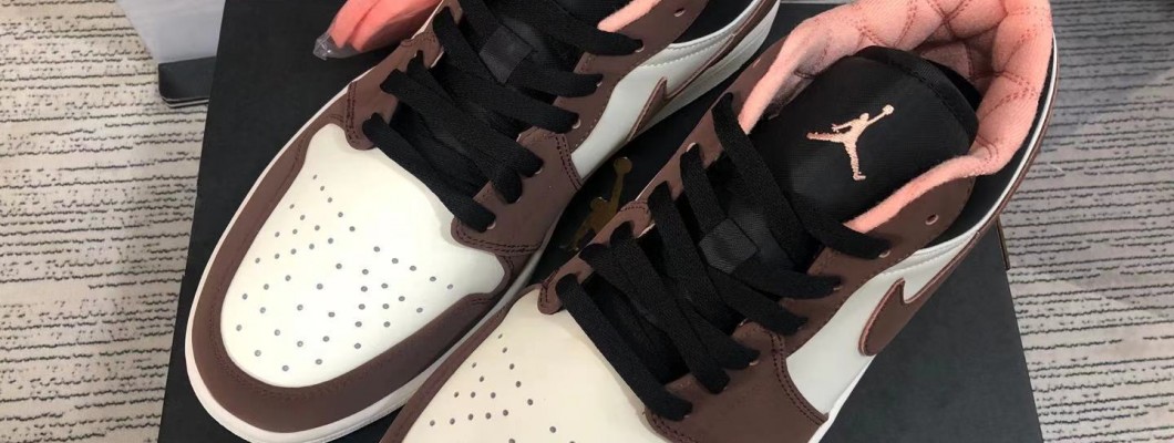 AIR JORDAN 1 LOW 'MOCHA' DC6991-200 Kickbulk Sneaker Camera photos AIR JORDAN 1 LOW 'MOCHA' DC6991-200 Kickbulk Sneaker Camera photos