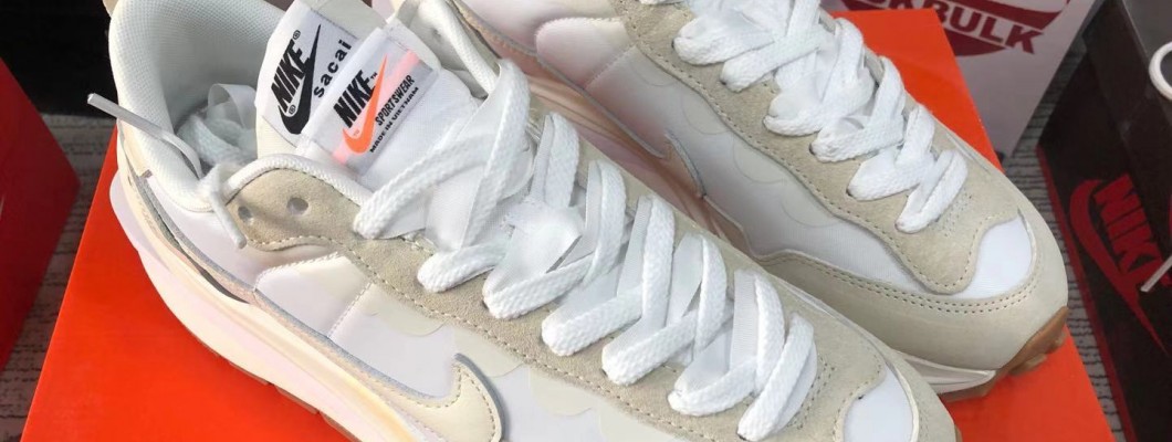Sacai x Nike Vaporwaffle Sail DD1875-100 Kickbulk Sneaker Camera photos