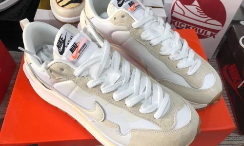 Sacai x Nike Vaporwaffle Sail DD1875-100 Kickbulk Sneaker Camera photos