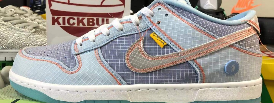 UNION LA X NIKE DUNK LOW DJ9649-400 Kickbulk Sneaker camera photos UNION LA X NIKE DUNK LOW DJ9649-400 Kickbulk Sneaker camera photos