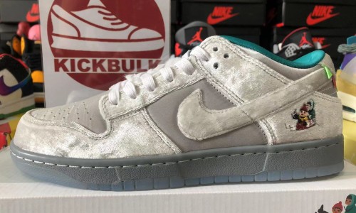 Nike Dunk Low Ice DO2326-001 Kickbulk Sneaker Camera Photos