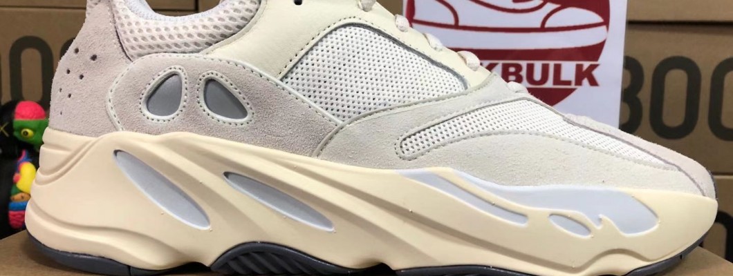 Adidas Yeezy Boost 700 Analog EG7596 Kickbulk Sneaker Camera photos Adidas Yeezy Boost 700 Analog EG7596 Kickbulk Sneaker Camera photos