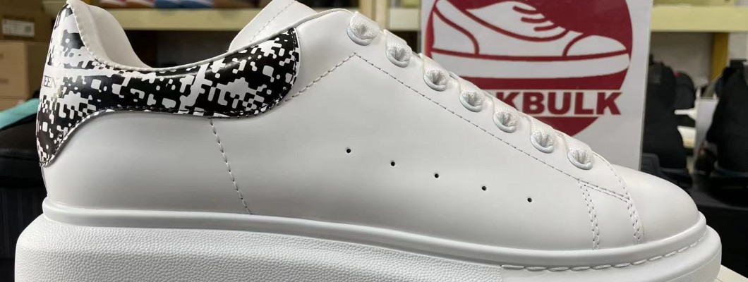 Alexander McQueen Sneake leath LARRY DAIM VELOUR Kickbulk Sneaker custom made shoes camera photos Alexander McQueen Sneake leath LARRY DAIM VELOUR Kickbulk Sneaker custom made shoes camera photos