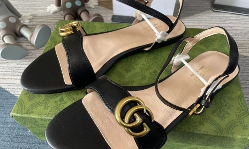 Gucci Sandals Kickbulk Sneaker shoes reviews Camera photos