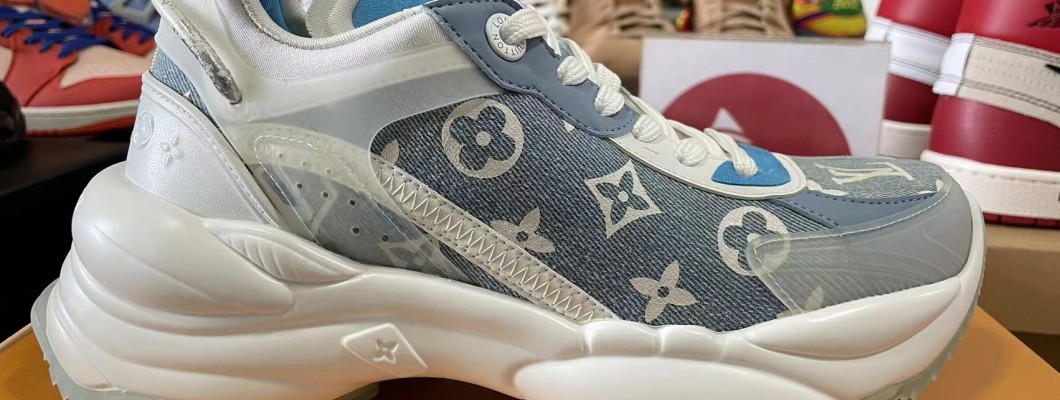 LV shoes custom made Louis Vuitton kickbulk snaeker retail wholesale free shipping LV shoes custom made Louis Vuitton kickbulk snaeker retail wholesale free shipping