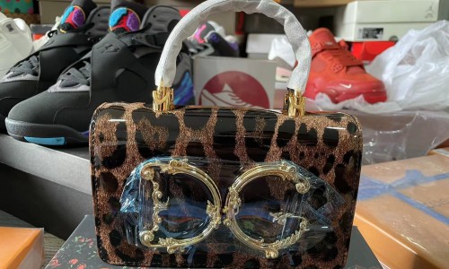 Luruxy brand Chanel LV Prada bags kickbulk retail wholesale free shipping reviews