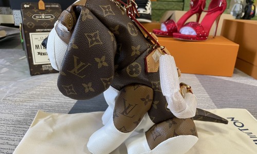 LOUIS VUITTON Beagle Bag Monogram Kickbulk luxury reviews