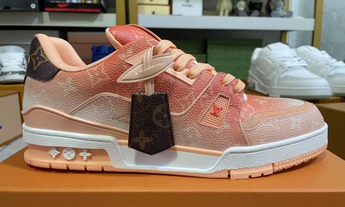 LV shoes luxury brand sneaker kickbulk retail wholesale free shipping